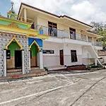 Oyo Life 91677 Hotel Citra Dewi 3