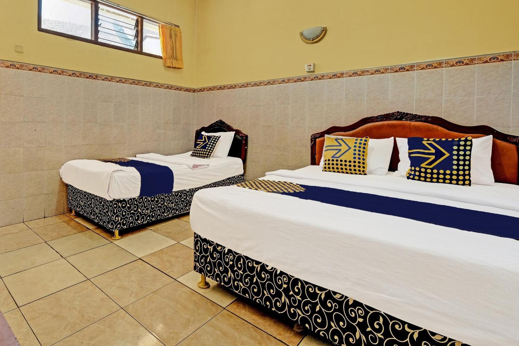 Oyo Life 91677 Citra Dewi 3 Hotel 2*