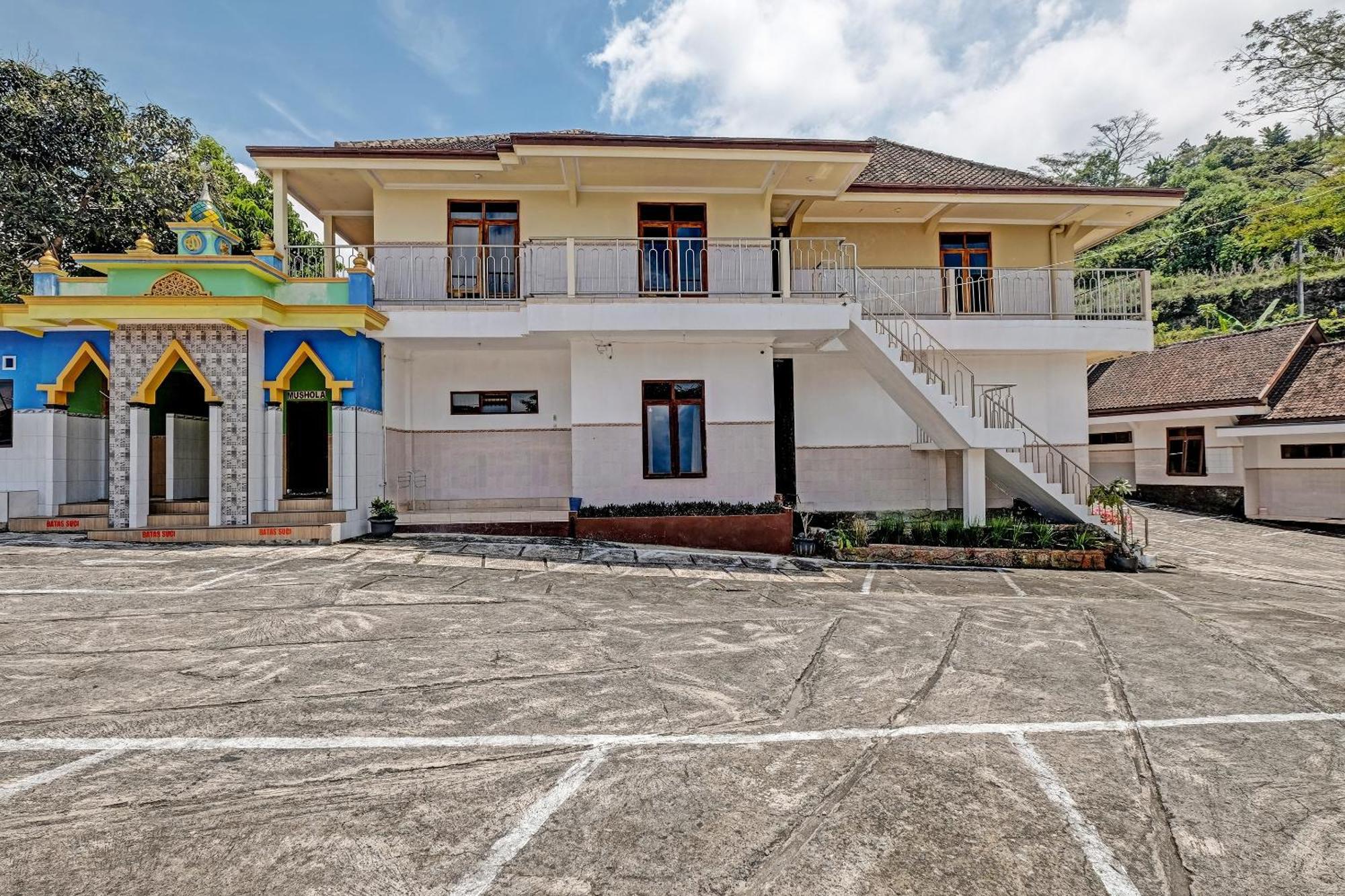 Hotel Oyo Life 91677 Citra Dewi 3